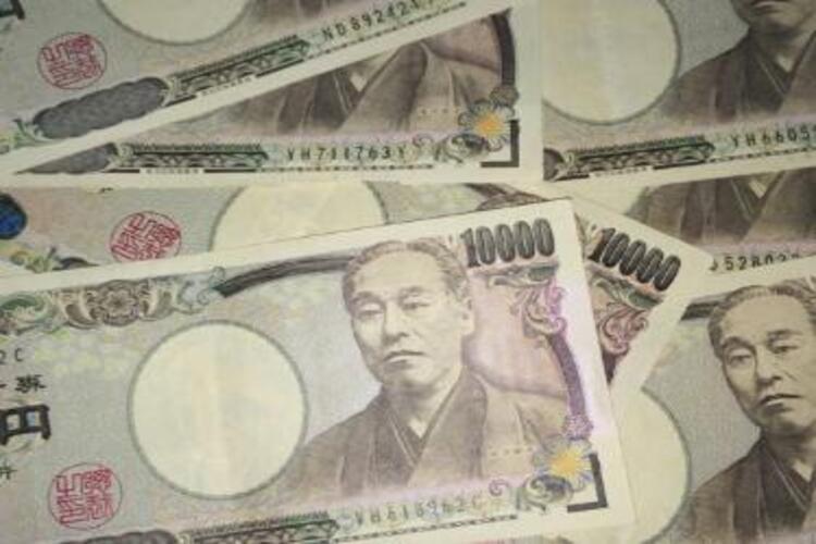 เงินเยนอ่อนค่า ผลกระทบต่อเศรษฐกิจญี่ปุ่นและตลาดทางการเงิน